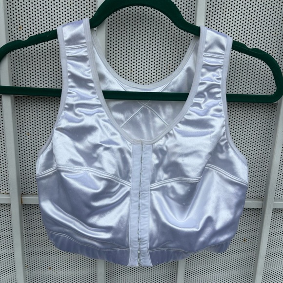 ENELL sports bra 2 bust 38-42" rib cage 33-35".  11 hook in front wireless white - Picture 4 of 10